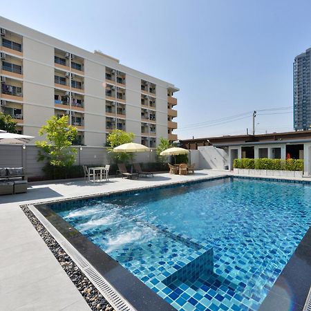 Three Seasons Bangkok Hotel Екстериор снимка