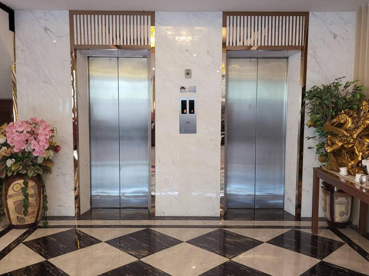 Three Seasons Bangkok Hotel Екстериор снимка