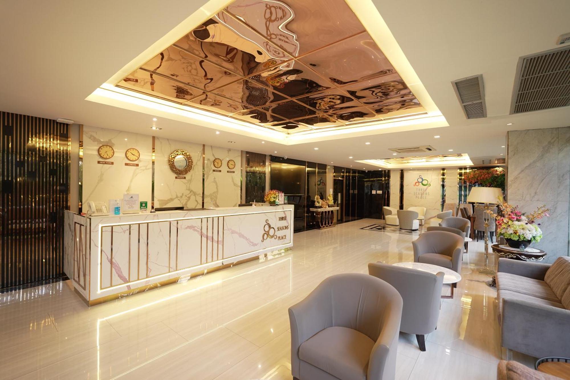 Three Seasons Bangkok Hotel Екстериор снимка