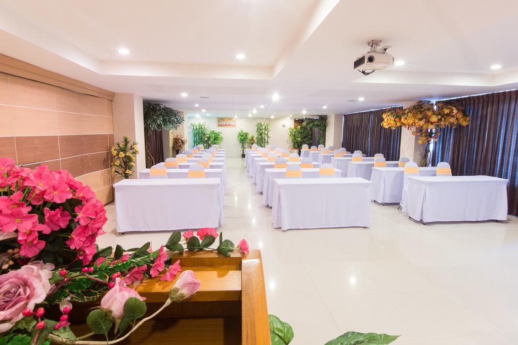 Three Seasons Bangkok Hotel Екстериор снимка