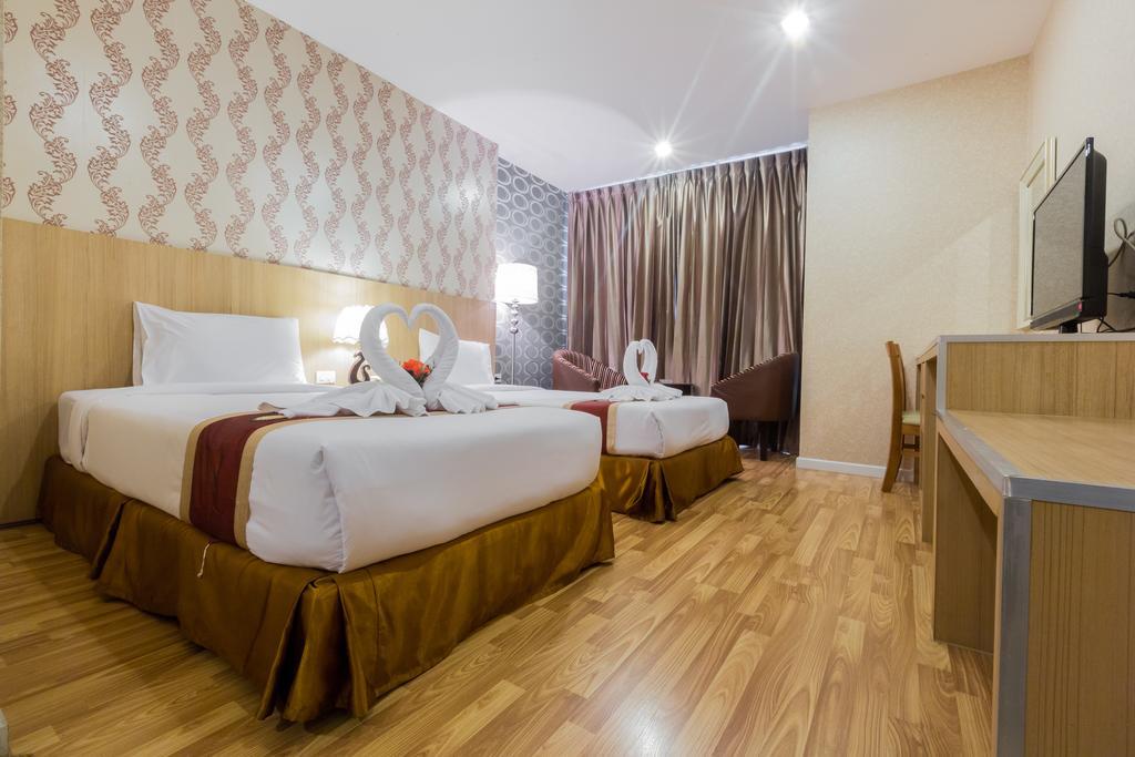 Three Seasons Bangkok Hotel Екстериор снимка