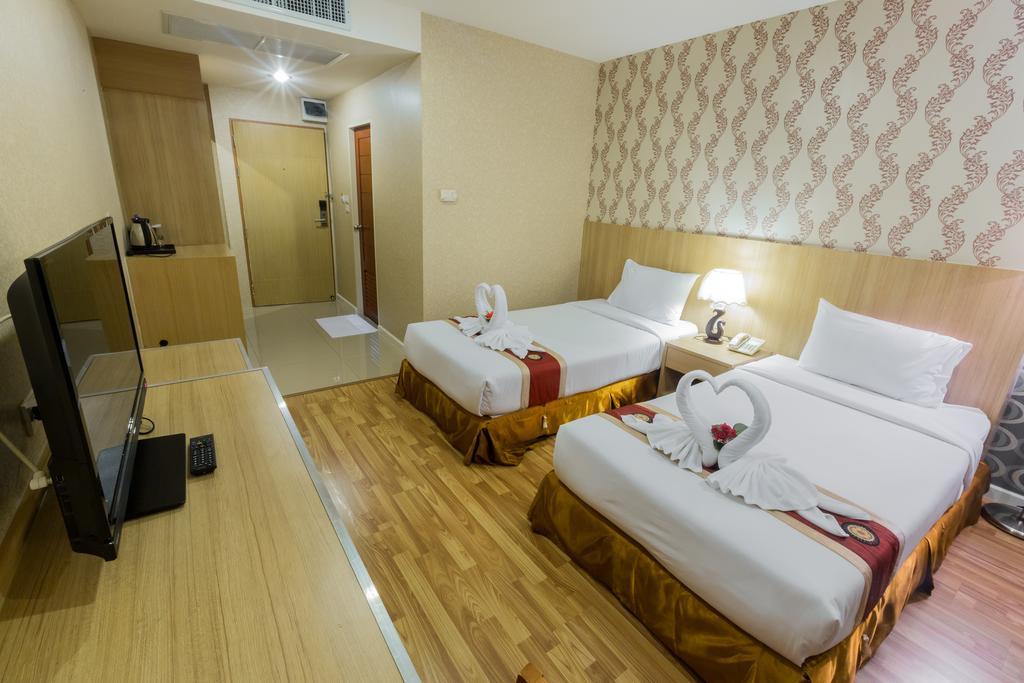 Three Seasons Bangkok Hotel Екстериор снимка
