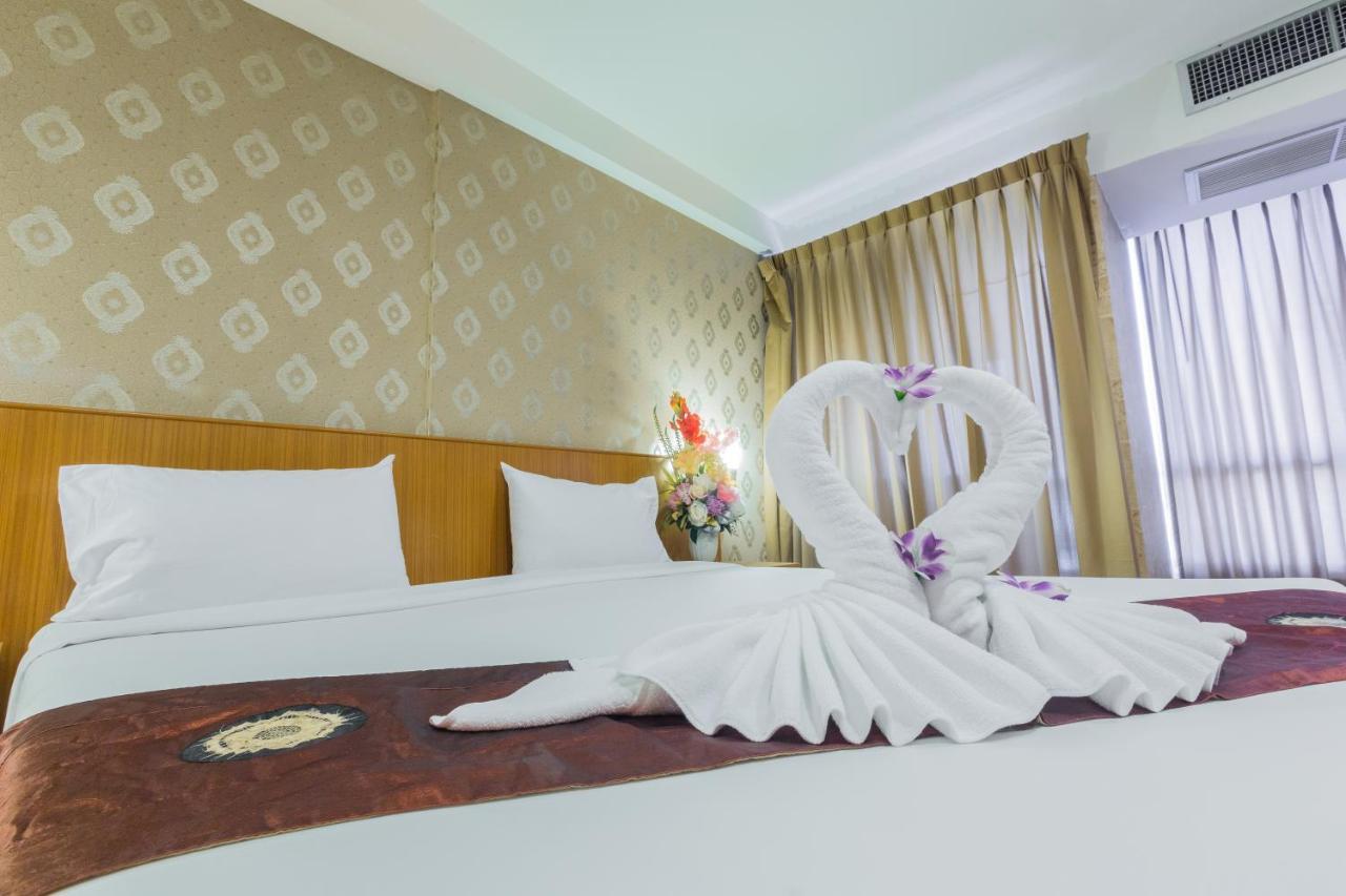 Three Seasons Bangkok Hotel Екстериор снимка