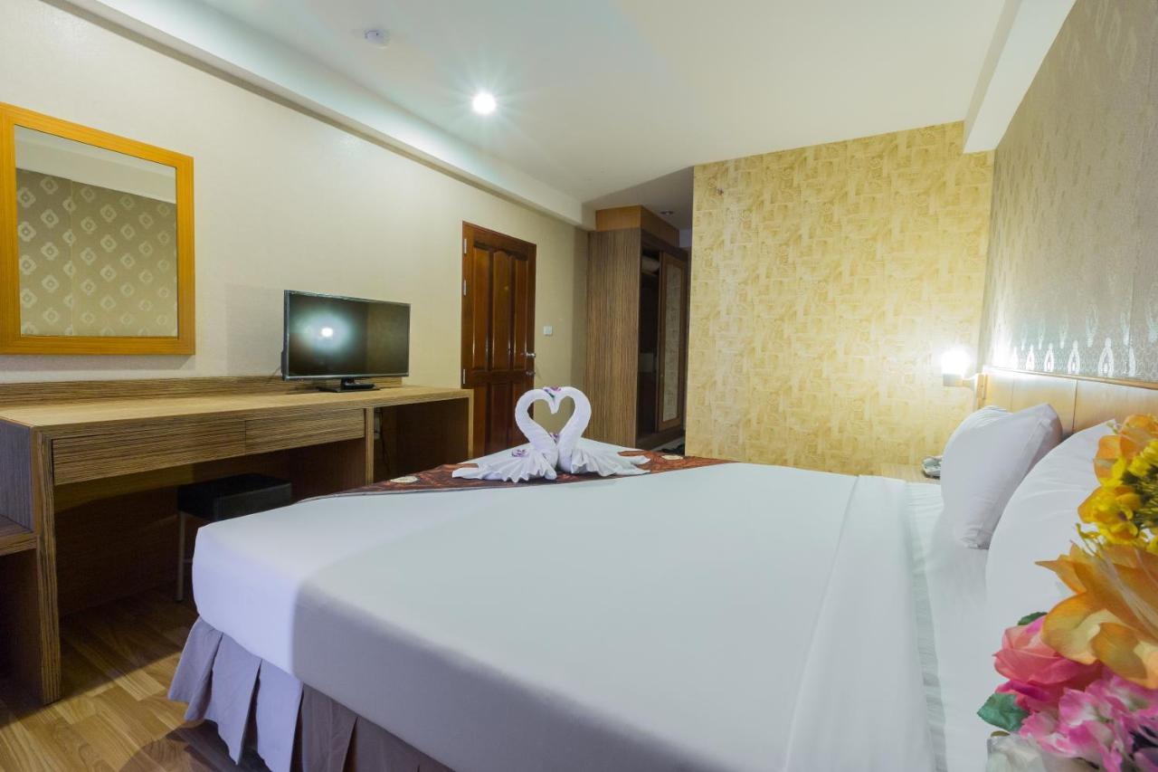 Three Seasons Bangkok Hotel Екстериор снимка